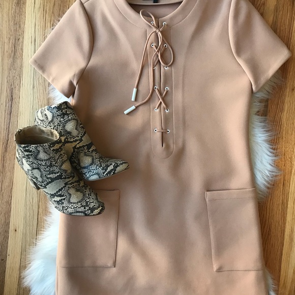 Kendall & Kylie Dresses & Skirts - KENDALL + KYLIE LACE UP SAFARI DRESS BLUSH